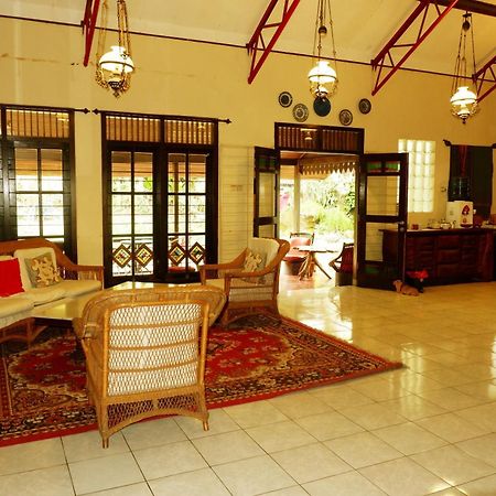 Cemara'S Homestay Batu  Esterno foto
