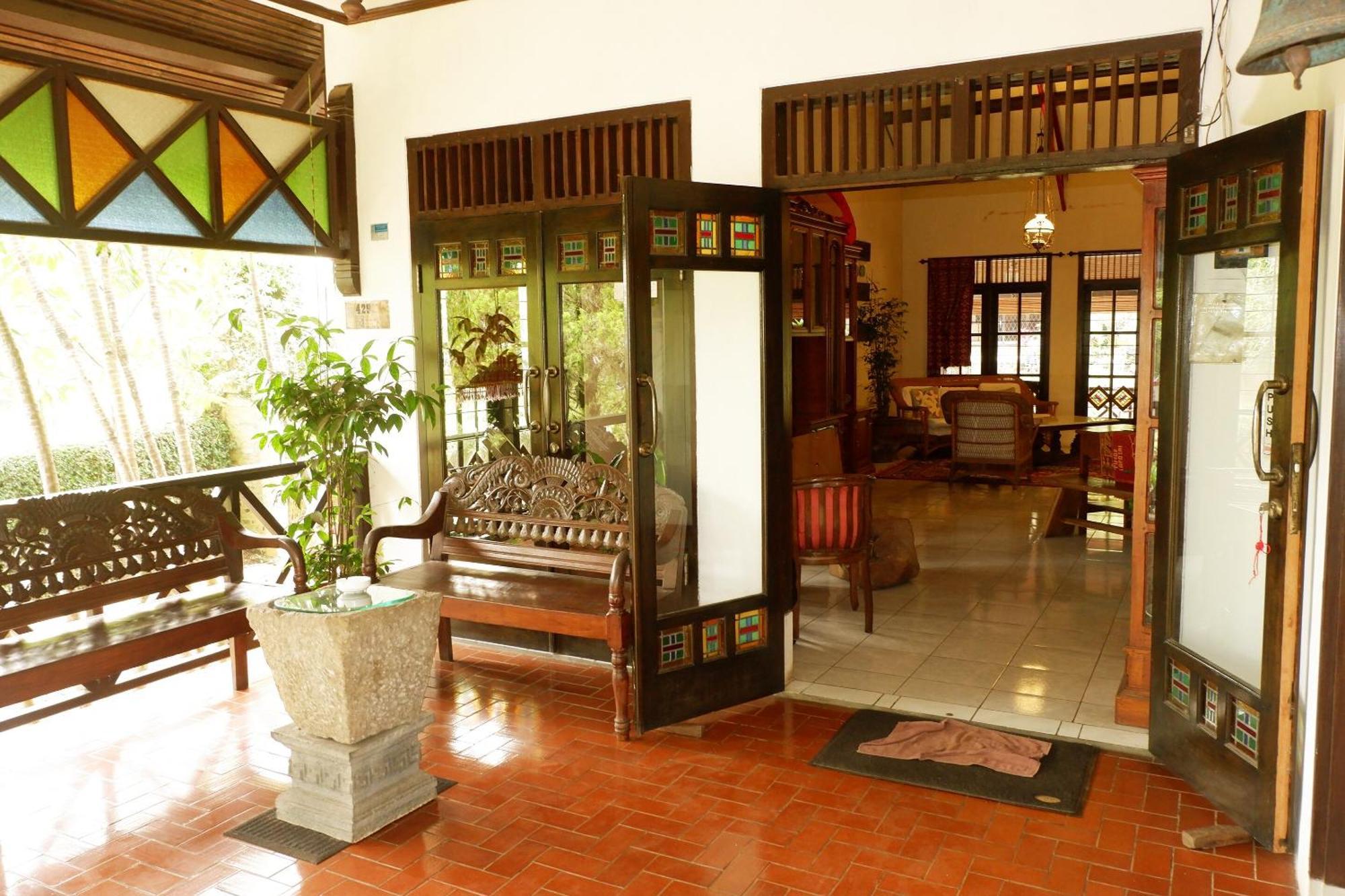 Cemara'S Homestay Batu  Esterno foto