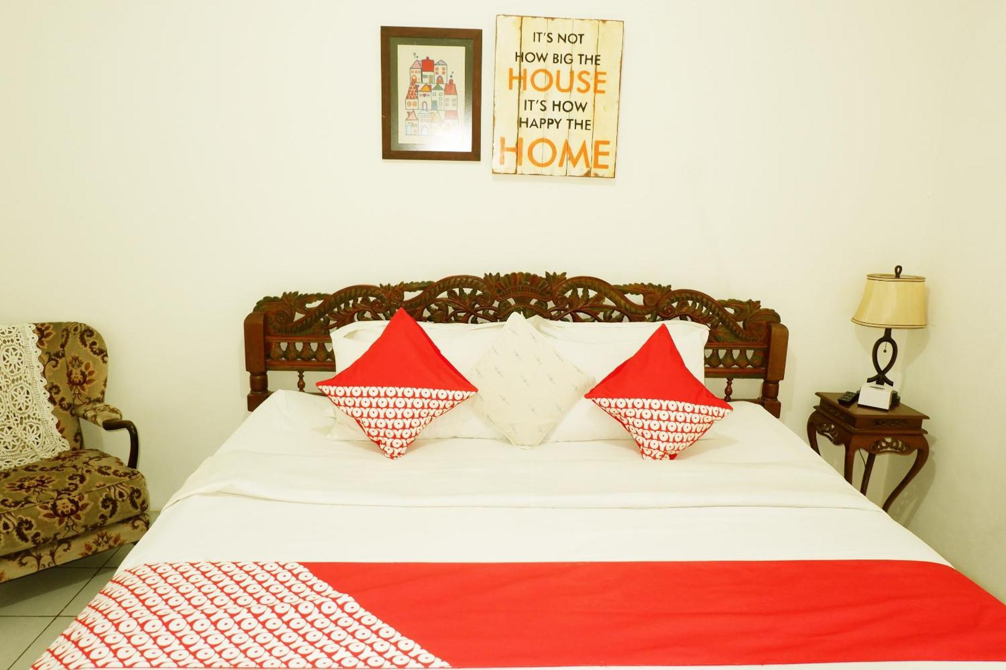 Cemara'S Homestay Batu  Esterno foto