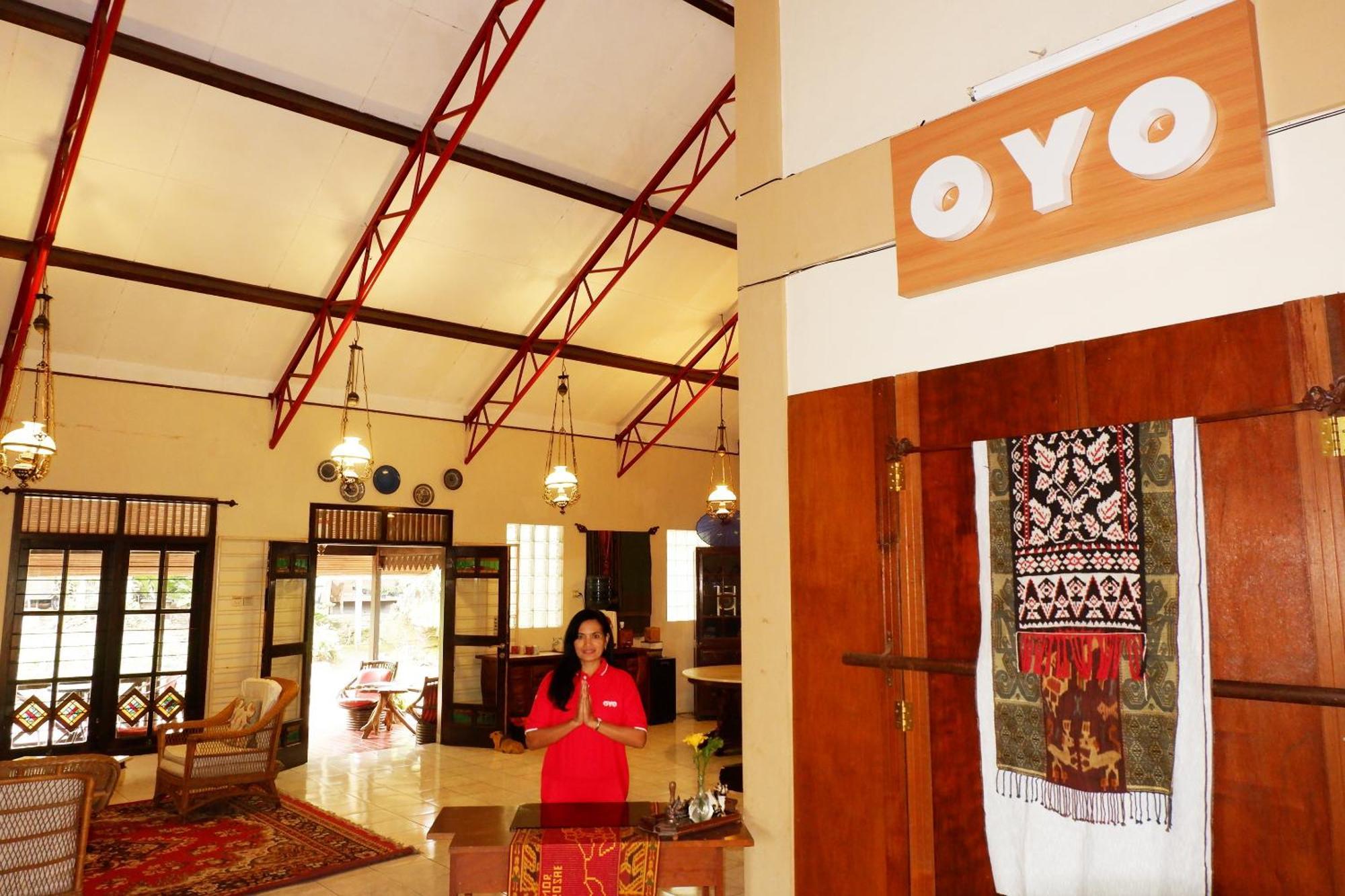 Cemara'S Homestay Batu  Esterno foto