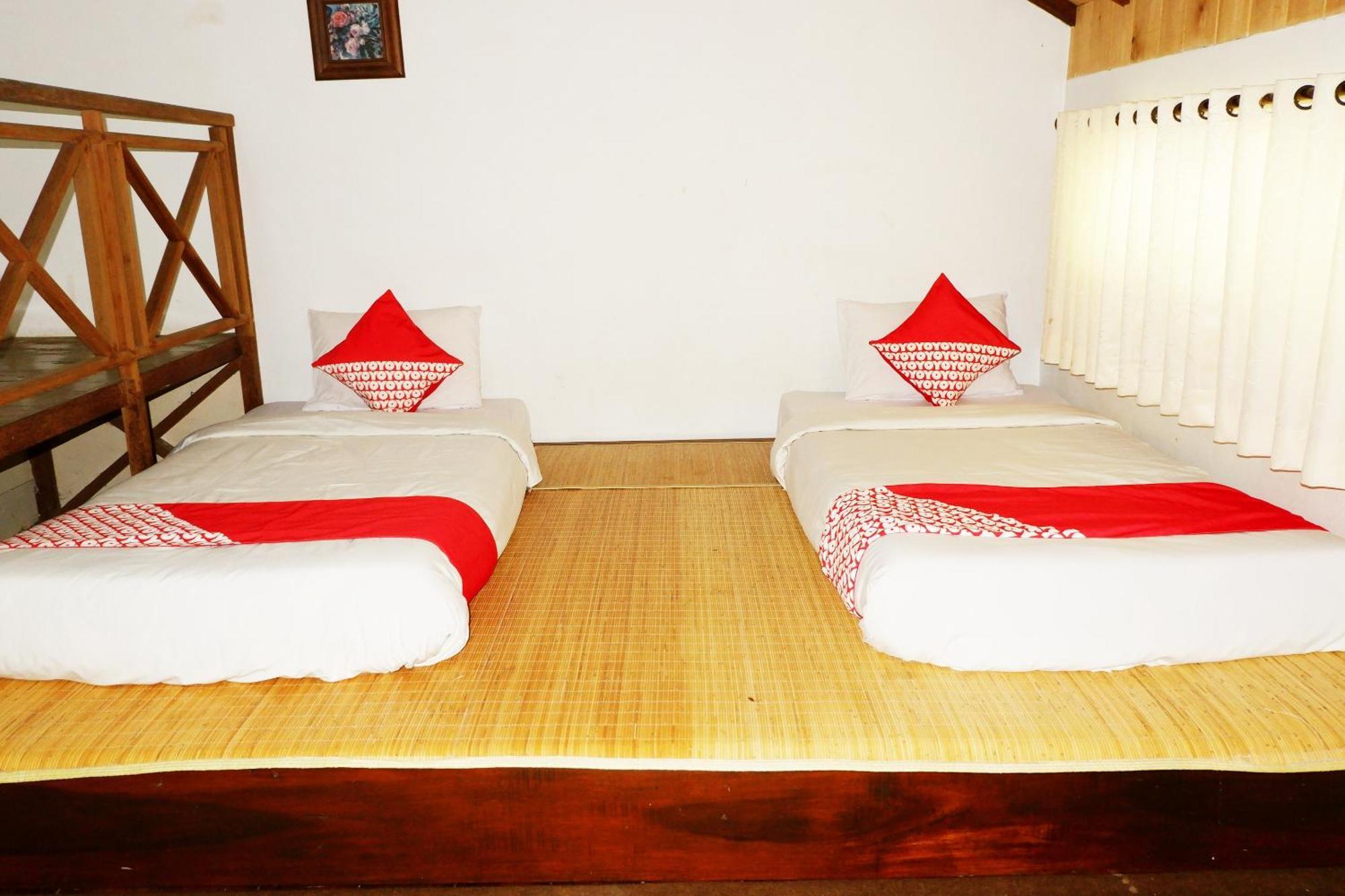 Cemara'S Homestay Batu  Esterno foto